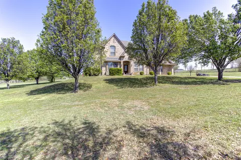6017 White Settlement Rd, Weatherford, TX 76087