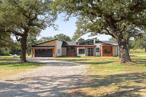 1572 Faulkner Rd, Sunset, TX 76270