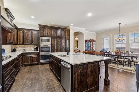 6025 Kessler Dr, North Richland Hills, TX 76180