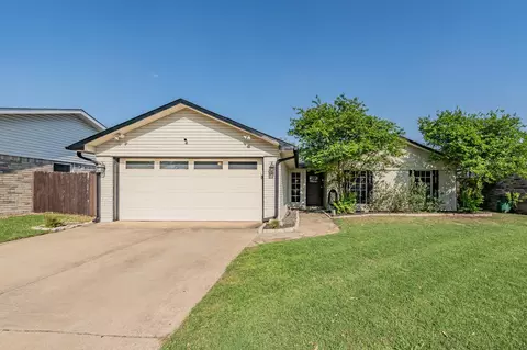 7404 Engleman Ct, Fort Worth, TX 76137
