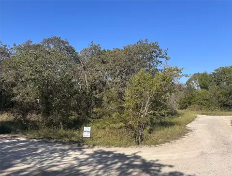 6 Brittons Ln, Runaway Bay, TX 76426