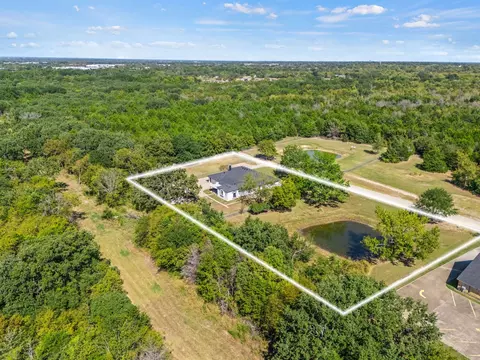 1302 Rose Hill Rd, Terrell, TX 75160