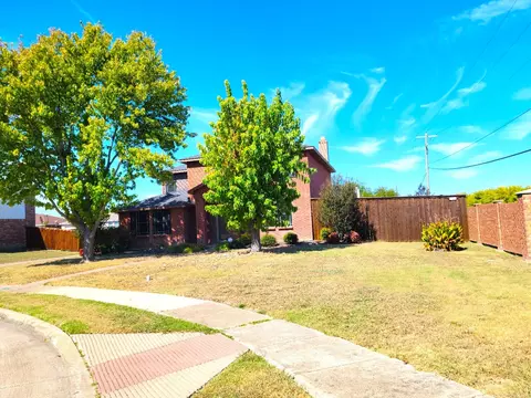 1003 Graystone Dr, Lancaster, TX 75134