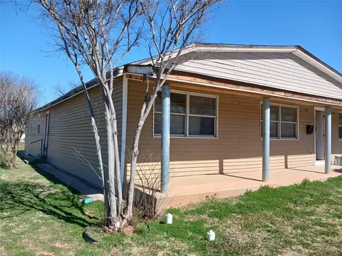 2542 S 3rd St, Abilene, TX 79605