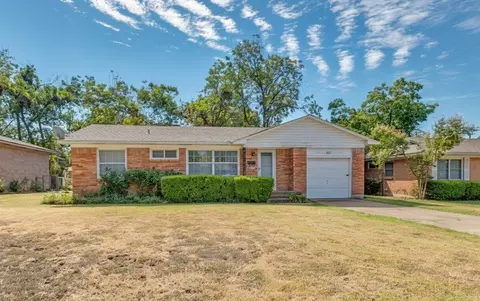 421 Lynn St, Richardson, TX 75080