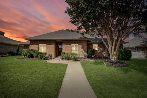 3213 Bending Oaks Trl, Garland, TX 75044