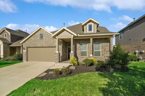 Exterior - 821 Meadows Dr, Argyle, TX 76226 photo 2 of 4