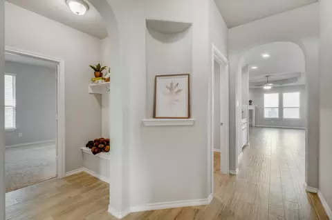 Entry Way - 821 Meadows Dr, Argyle, TX 76226 photo 2 of 3