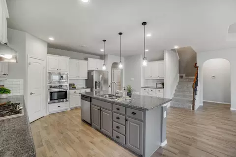 Kitchen - 821 Meadows Dr, Argyle, TX 76226 photo 4 of 5