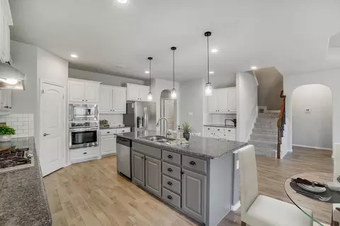 Kitchen - 821 Meadows Dr, Argyle, TX 76226 photo 5 of 5