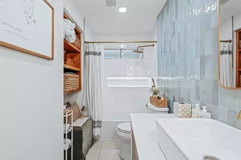 Bath - 807 E Spring Valley Rd, Richardson, TX 75081 photo 5 of 5