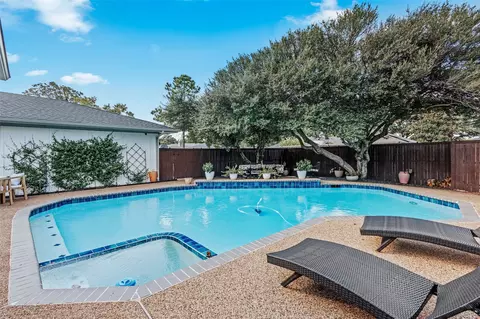 Exterior - 807 E Spring Valley Rd, Richardson, TX 75081 photo 5 of 9