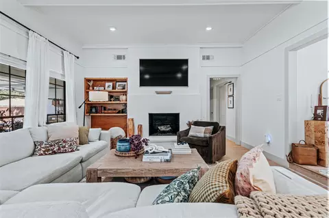 Living - 807 E Spring Valley Rd, Richardson, TX 75081 photo 2 of 3