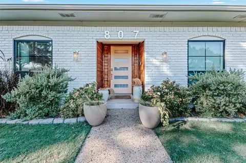 Exterior - 807 E Spring Valley Rd, Richardson, TX 75081 photo 2 of 9