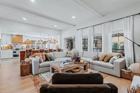 Living - 807 E Spring Valley Rd, Richardson, TX 75081 photo 1 of 3