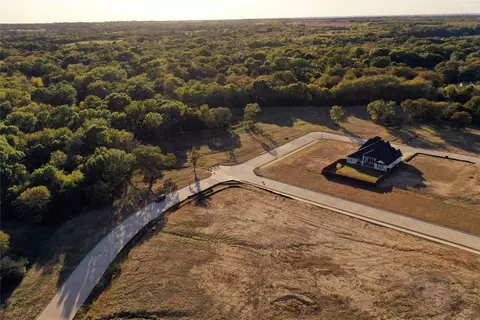2802 Spring Lake Dr, Sherman, TX 75092