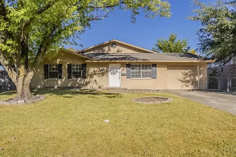 807 Ross Ln, Seagoville, TX 75159
