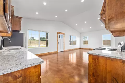1004 E Highland, Comanche, TX 76442 photo 8