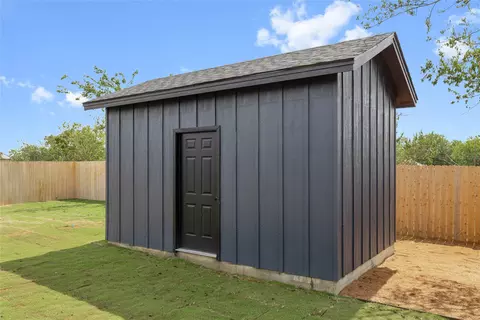 1004 E Highland, Comanche, TX 76442 photo 5