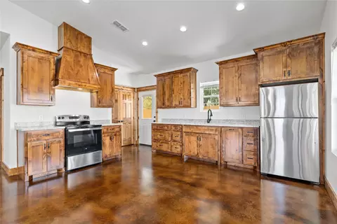 1004 E Highland, Comanche, TX 76442 photo 10