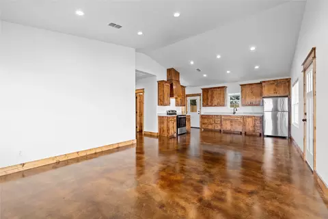 1004 E Highland, Comanche, TX 76442 photo 11