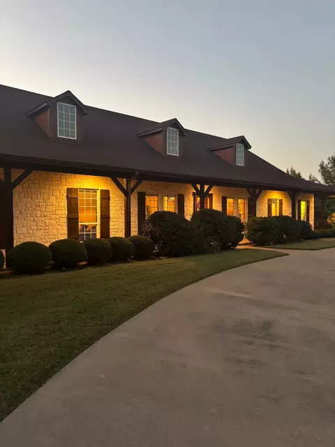 Exterior - 2245 Nottaway Dr, Cleburne, TX 76033 photo 4 of 8