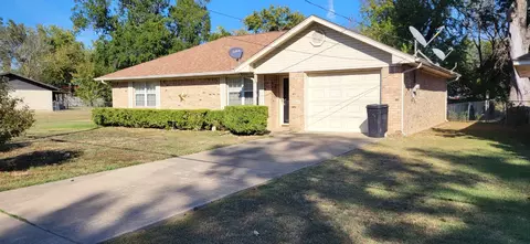 908 Fisher St, Sulphur Springs, TX 75482