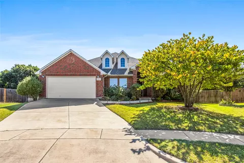 7917 Corona Ct, Arlington, TX 76002