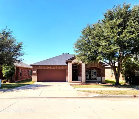912 Iona Dr, Fort Worth, TX 76120