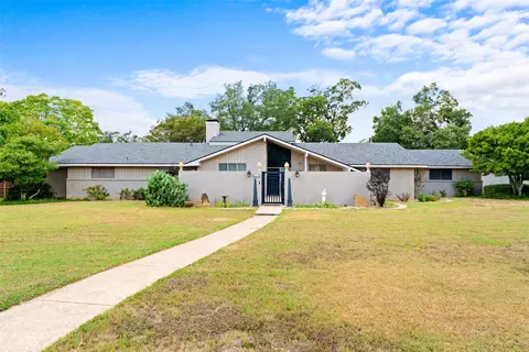 1115 S Greenstone Ln, Duncanville, TX 75137