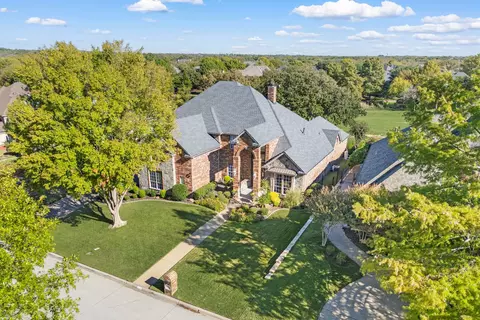 918 Amanda Dr, Mansfield, TX 76063