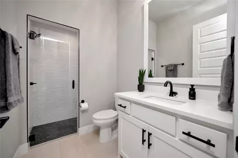 Bath - 2146 Sicily Ln, Haslet, TX 76052 photo 4 of 6