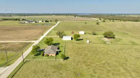 View/Area - 831 Baker Rd, Pilot Point, TX 76258 photo 6 of 15