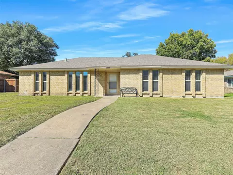 2009 Westlake Dr, Plano, TX 75075