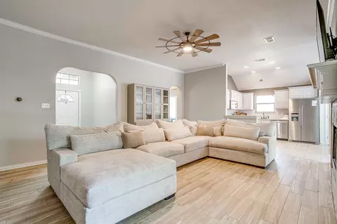 504 Westgate Dr, Aledo, TX 76008