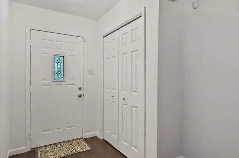 Entry Way - 1225 Devonshire Ln, Mesquite, TX 75150 photo 1 of 2