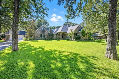 124 Westlake Woods Dr, Azle, TX 76020