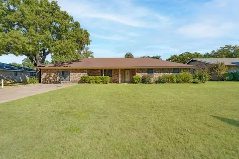 103 Spicewood Dr, Stephenville, TX 76401