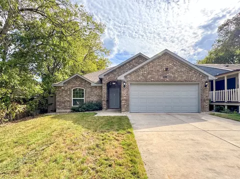 8211 Downe Dr, White Settlement, TX 76108
