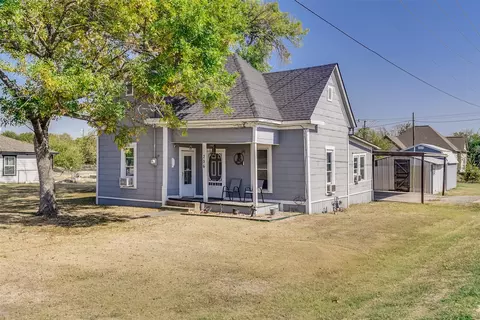 706 S Walnut St, Venus, TX 76084