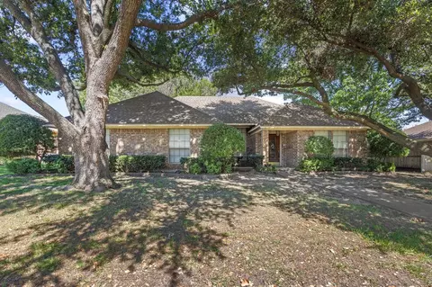 2412 Crestview Dr, Mckinney, TX 75071