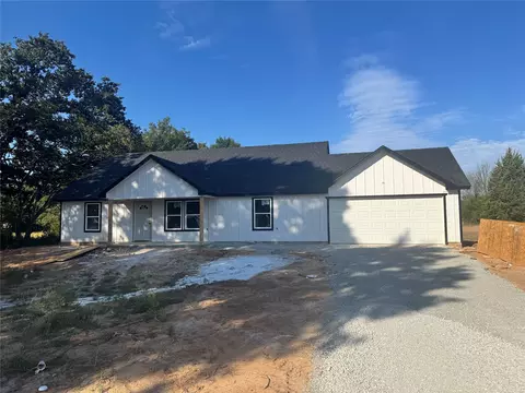 1016 Bradshaw Ct, Springtown, TX 76082