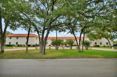 1401 Forest Edge Dr #21, Arlington, TX 76013