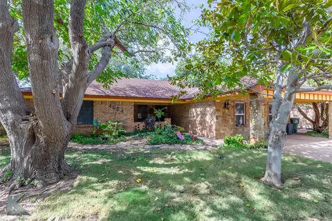 4624 Oak Knoll St, Abilene, TX 79606