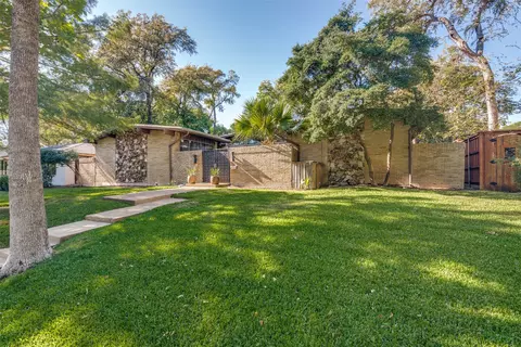 8243 San Cristobal Dr, Dallas, TX 75218