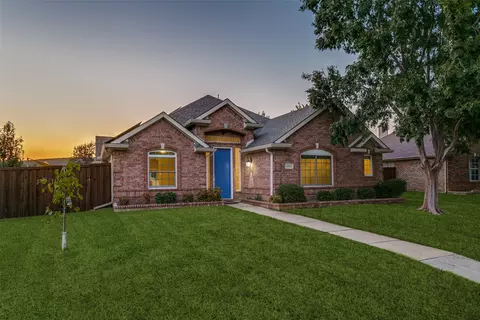 1865 Andress Dr, Carrollton, TX 75010