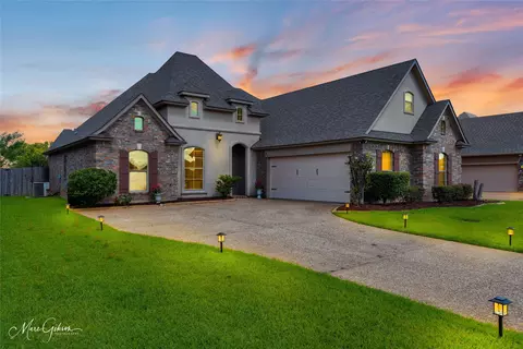 605 Bitter Pecan Dr, Bossier City, LA 71111