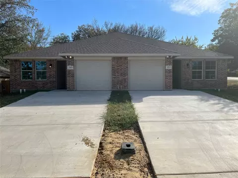 349 Spring Branch Ln, Kennedale, TX 76060