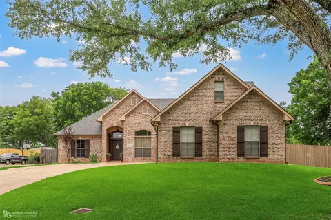 443 Summit Dr, Bossier City, LA 71111