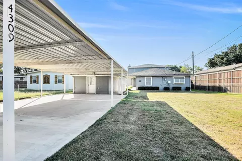 4309 Elmwood Ct, Granbury, TX 76049